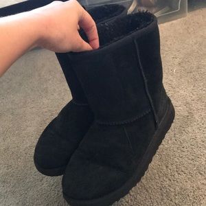 Black Short Uggs Kids size 4